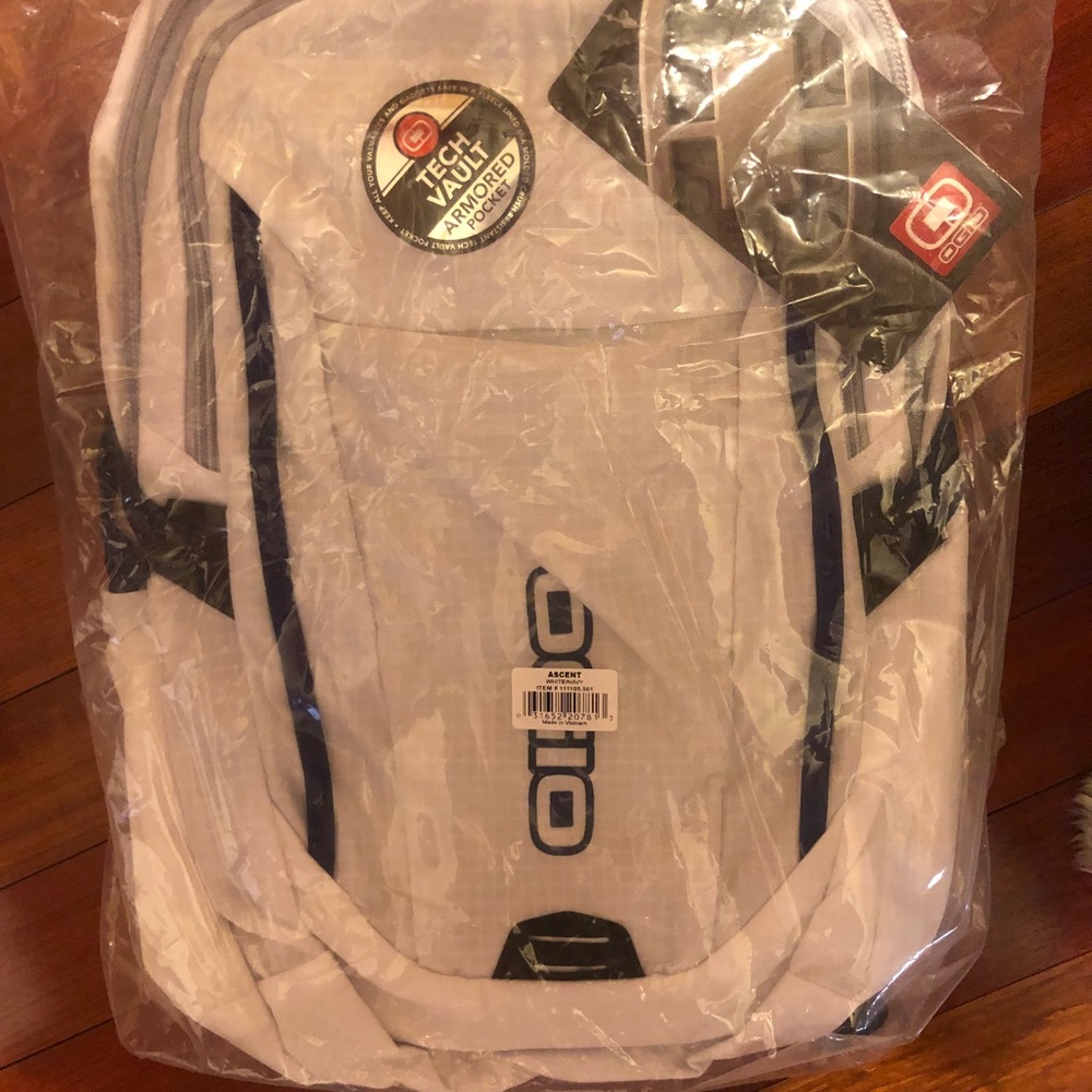 Ogio Backpack NEW - Picture 2 of 3